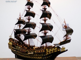 Mô Hình Thuyền Chiến Cổ Anh Quốc Gỗ Mun VIP 100cm – Tác Phẩm Decor Phong Thủy Đẳng Cấp