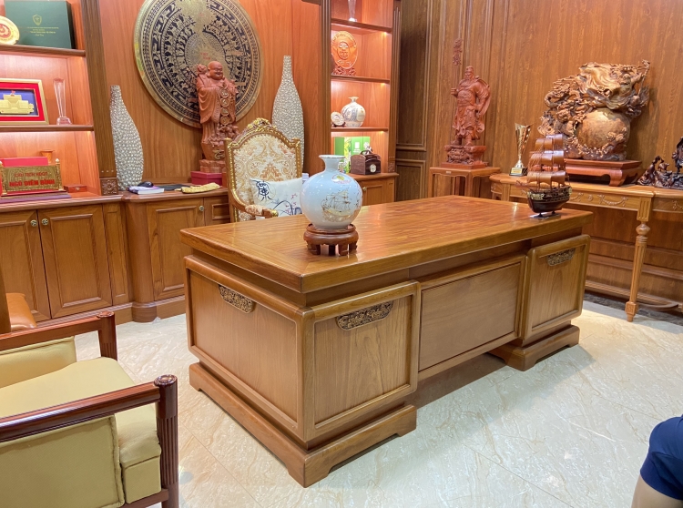 Bàn giám đốc bằng gỗ tự nhiên
